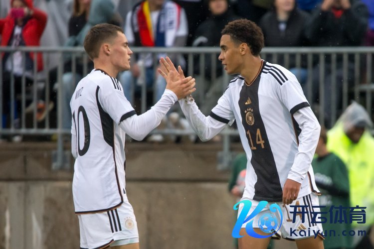 体图：拜仁以穆西亚拉为中枢体育赛事直播，维尔茨若加盟会因前者而发展受限